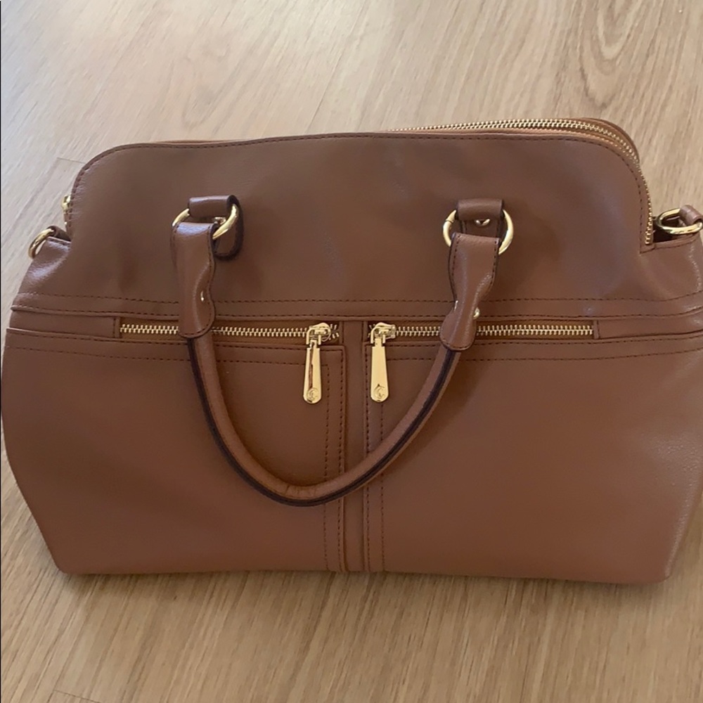 Large handle purse with attachable strap